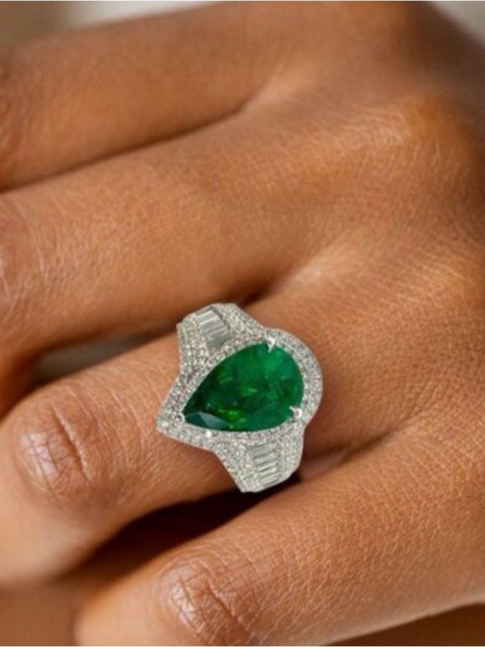 EMERALD GREEN PEAR ON 925  6 3/4 - Picture 6 of 8